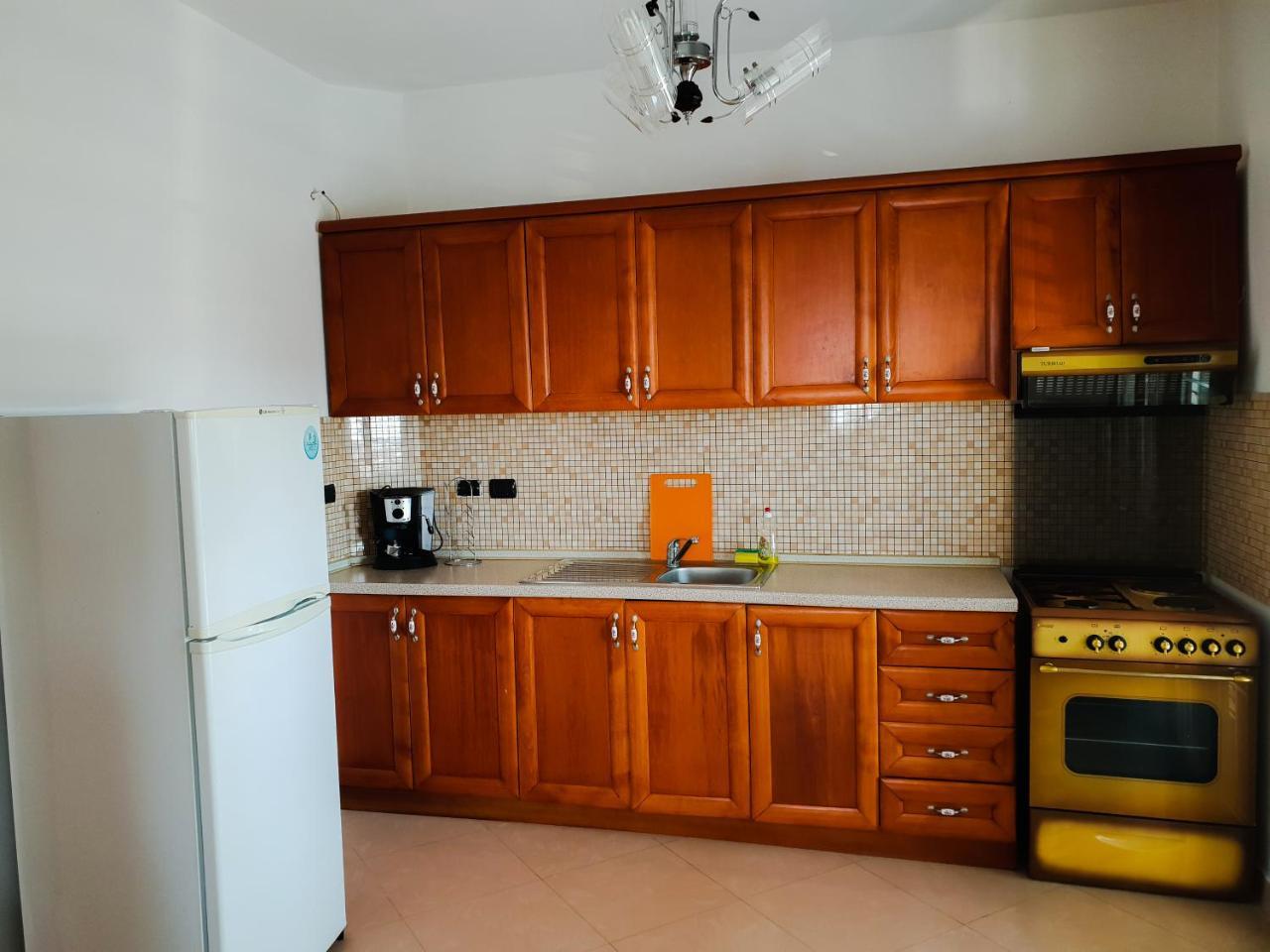Lux Apartments Vlorë Exteriör bild