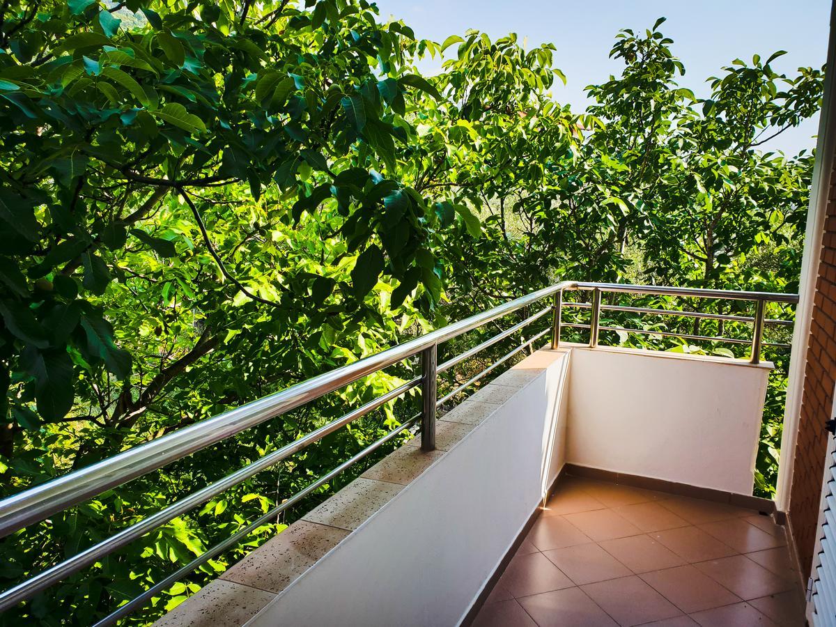 Lux Apartments Vlorë Exteriör bild