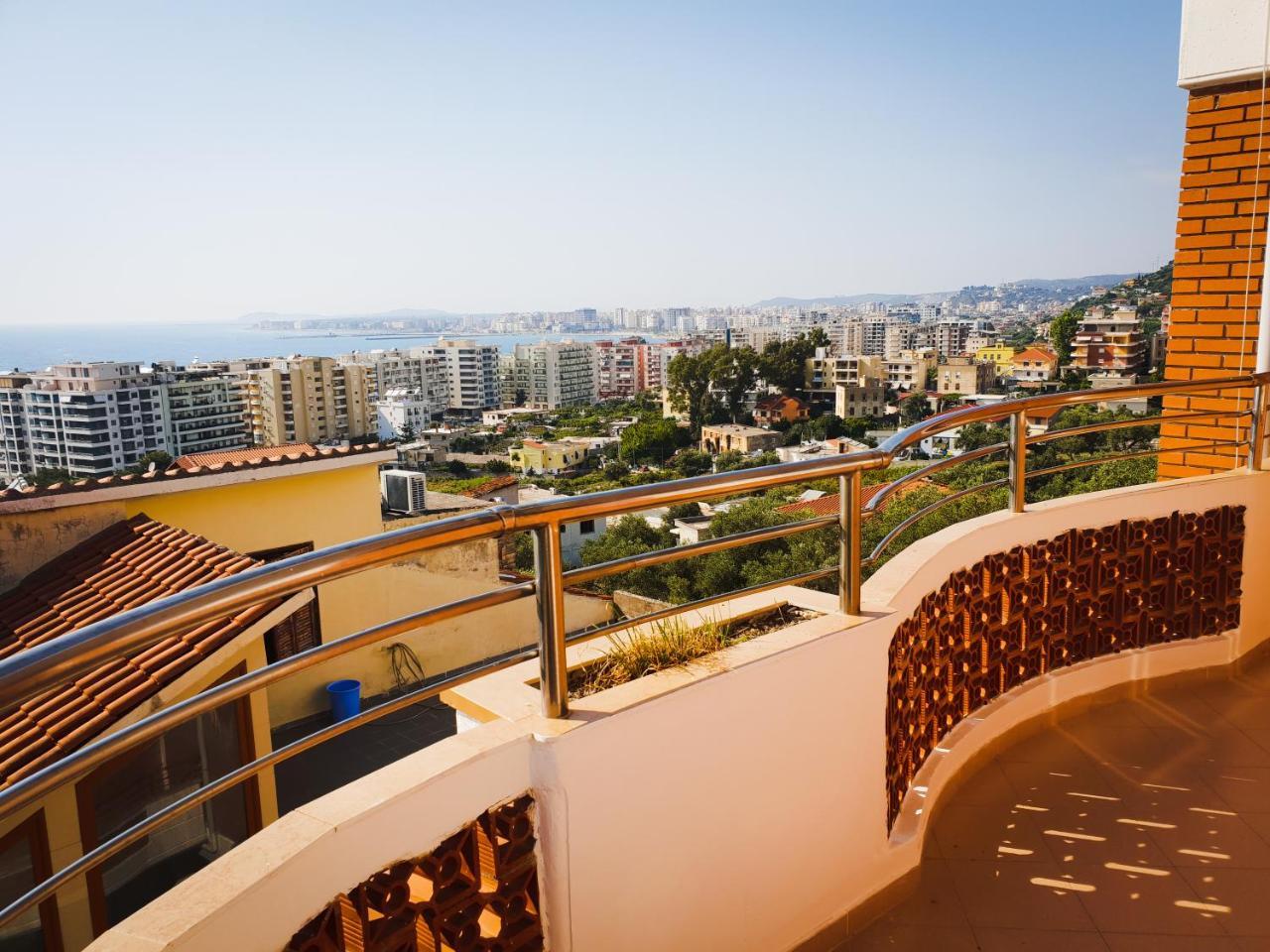 Lux Apartments Vlorë Exteriör bild