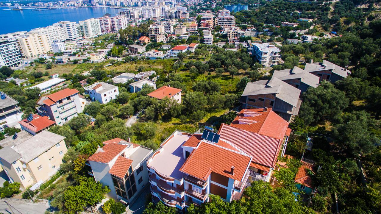 Lux Apartments Vlorë Exteriör bild