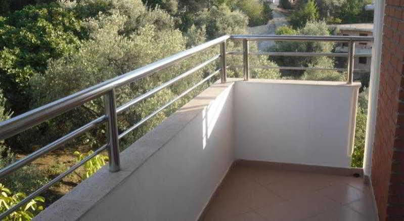 Lux Apartments Vlorë Exteriör bild